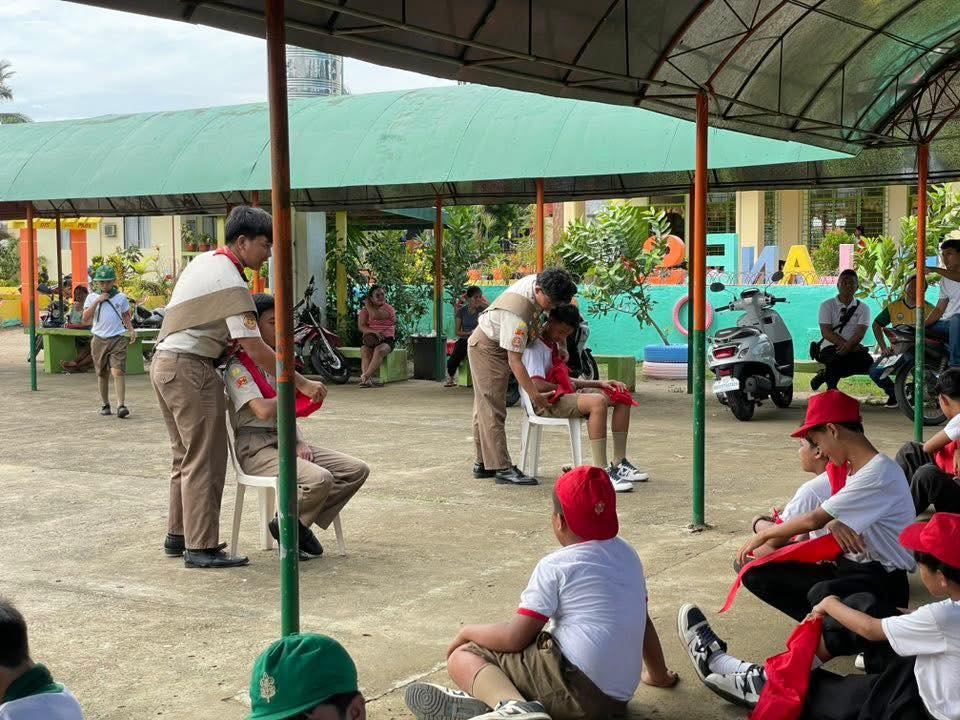 Snappy salute to our SMA Boy and Girl Scouts!